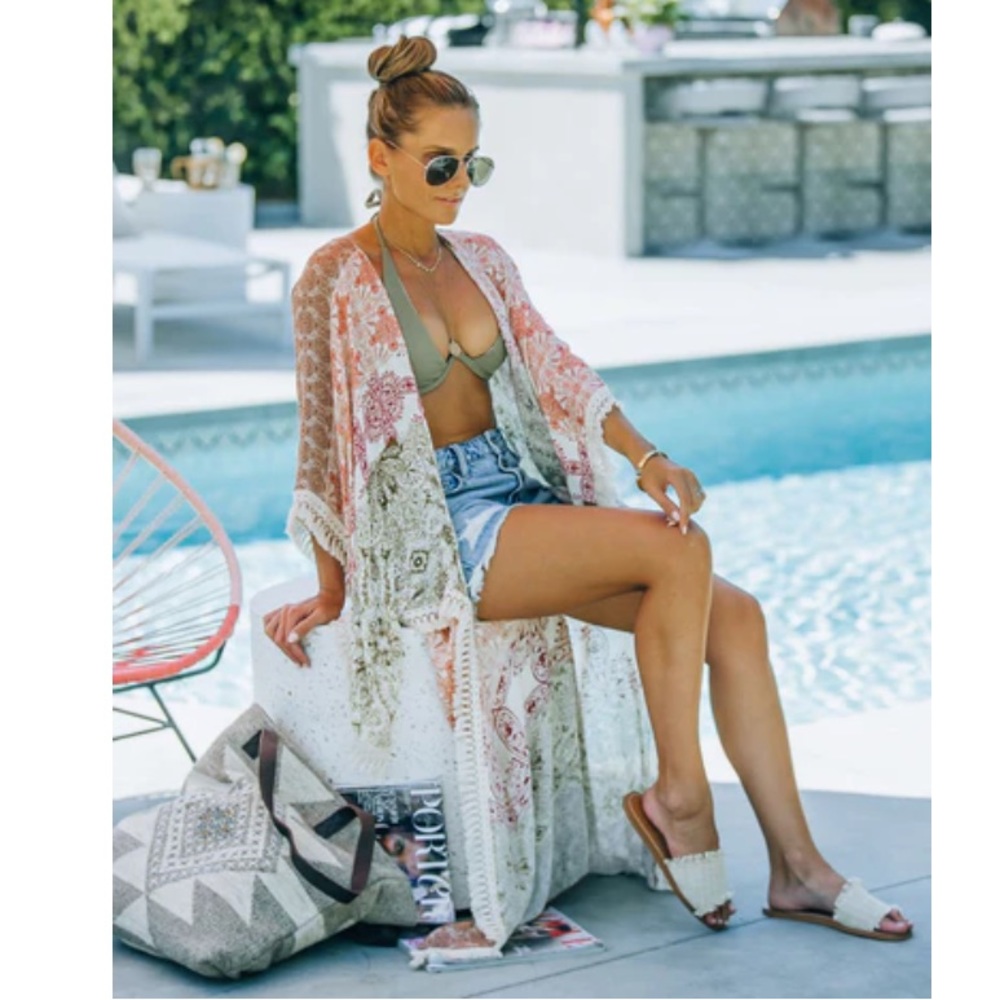 VICI You, Me And The Sea Tassel Kimono -
Rust Olive - ONE SIZE